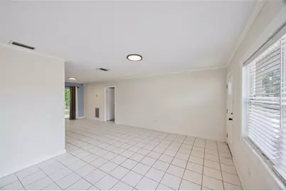 10303 N Myrtle Street, Tampa, FL 33617 - Photo 7