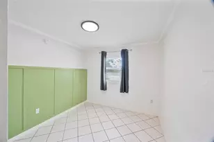 10303 N Myrtle St, Tampa, FL 33617 - Photo 15