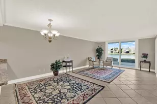 7625 Sun Island Dr S, South Pasadena, FL 33707 - Photo 5