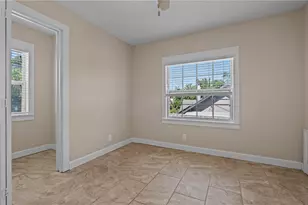 222 25th St N, Saint Petersburg, FL 33713 - Photo 17