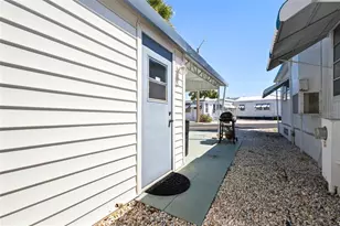 4851 W Gandy Blvd, Tampa, FL 33611 - Photo 27