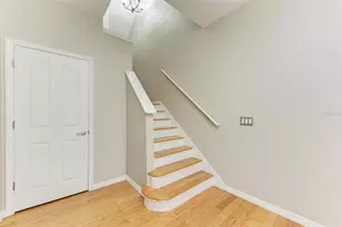 2926 Bayshore Pointe Dr, Tampa, FL 33611 - Photo 5