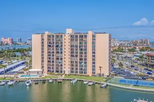 51 Island Way, Clearwater Beach, FL 33767 - Photo 3
