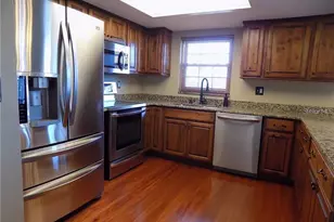 8804 Bay Pointe Dr, Tampa, FL 33615 - Photo 5