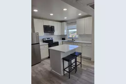 4650 Cove Circle #611, Saint Petersburg, FL 33708 - Photo 3