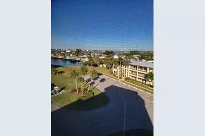 4650 Cove Circle #611, Saint Petersburg, FL 33708 - Photo 7