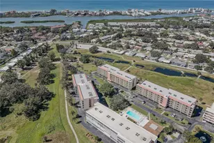 9450 Harbor Greens Way, Seminole, FL 33776 - Photo 37