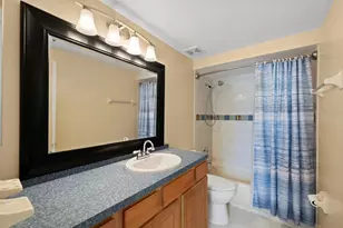 10703 Meadowglen Ln, Tampa, FL 33624 - Photo 31