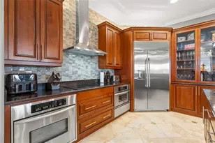 657 Saxony Blvd, Saint Petersburg, FL 33716 - Photo 13