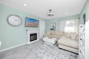 607 Haven Pl, Tarpon Springs, FL 34689 - Photo 9