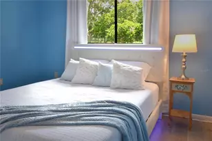 1825 Streetman Dr, Lithia, FL 33547 - Photo 7