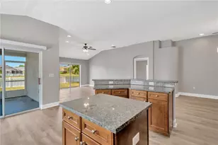 430 Stone Briar Dr, Ruskin, FL 33570 - Photo 17