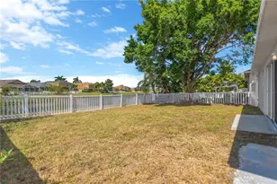 430 Stone Briar Dr, Ruskin, FL 33570 - Photo 27