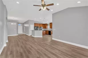 430 Stone Briar Dr, Ruskin, FL 33570 - Photo 15