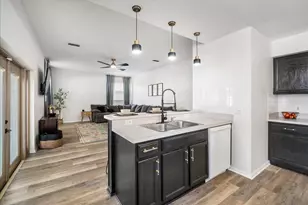 19333 Aqua Springs Dr, Lutz, FL 33558 - Photo 11