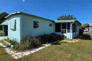 37438 Ray Dr, Zephyrhills, FL 33541 - Photo 5