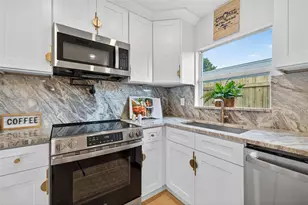 5820 Fairfield Ave S, Saint Petersburg, FL 33707 - Photo 11