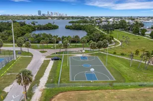 3855 Island Way, Saint Petersburg, FL 33705 - Photo 31