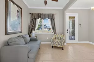 812 W Country Club Dr, Tampa, FL 33612 - Photo 17