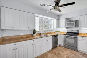 103 17th St E, Bradenton, FL 34208 - Photo 13