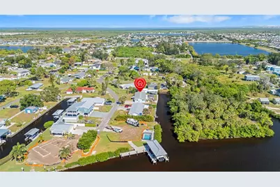 105 E North Branch Road, Ruskin, FL 33570 - Photo 9