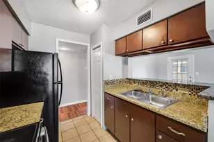 8723 Fancy Finch Dr, Tampa, FL 33614 - Photo 7