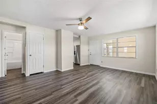 39019 Heath Dr, Zephyrhills, FL 33542 - Photo 9