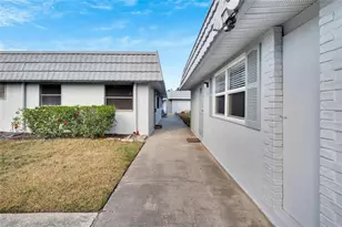 202 Bedford Trail, Sun City Center, FL 33573 - Photo 3
