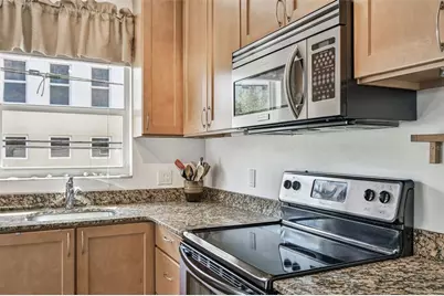 210 6th Avenue N #9, Saint Petersburg, FL 33701 - Photo 17