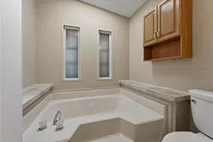 3822 Damian Dr, Zephyrhills, FL 33541 - Photo 29