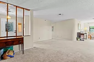 8186 Terrace Garden Dr N, Saint Petersburg, FL 33709 - Photo 7