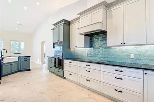 1508 Riverside Dr, Tarpon Springs, FL 34689 - Photo 15