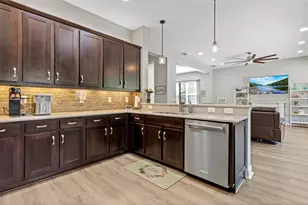 30362 Ceasar Park Dr, Wesley Chapel, FL 33543 - Photo 11