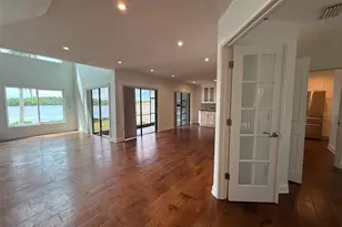 1070 Sanabel Ct NE, Saint Petersburg, FL 33702 - Photo 5