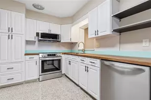 2700 67th St N, Saint Petersburg, FL 33710 - Photo 11