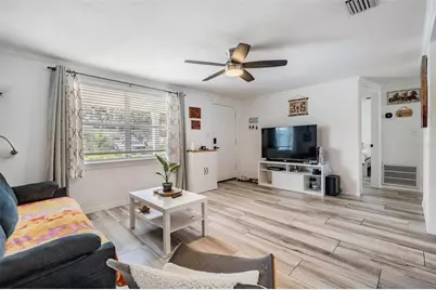 1565 Connecticut Avenue NE, Saint Petersburg, FL 33703 - Photo 5