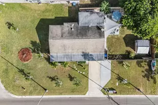 1565 Connecticut Ave NE, Saint Petersburg, FL 33703 - Photo 29