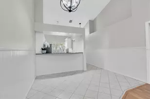 106 Sun Isle Cir, Treasure Island, FL 33706 - Photo 7