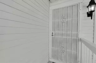 106 Sun Isle Cir, Treasure Island, FL 33706 - Photo 3