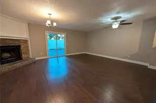 3919 Carroll Pines Ct, Tampa, FL 33614 - Photo 3