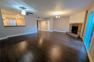 3919 Carroll Pines Ct, Tampa, FL 33614 - Photo 5