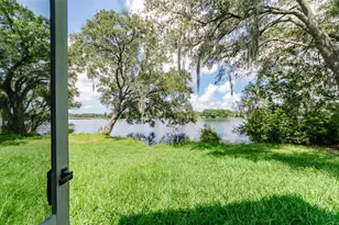 7246 E Bank Dr, Tampa, FL 33617 - Photo 19