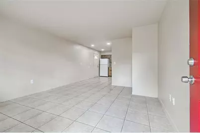 923 E Lotus Avenue, Tampa, FL 33612 - Photo 3