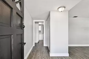 1339 Summerlin Dr, Clearwater, FL 33764 - Photo 7