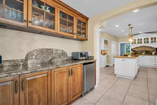 1226 Serpentine Dr S, Saint Petersburg, FL 33705 - Photo 41