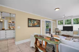 1226 Serpentine Dr S, Saint Petersburg, FL 33705 - Photo 11