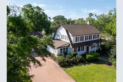 1226 Serpentine Drive S, Saint Petersburg, FL 33705 - Photo 1