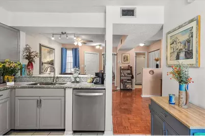 6826 Stones Throw Circle N #11206, Saint Petersburg, FL 33710 - Photo 9