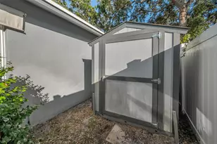8793 Merrimoor Blvd E, Seminole, FL 33777 - Photo 25