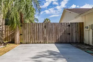 222 Halton Cir, Seffner, FL 33584 - Photo 57